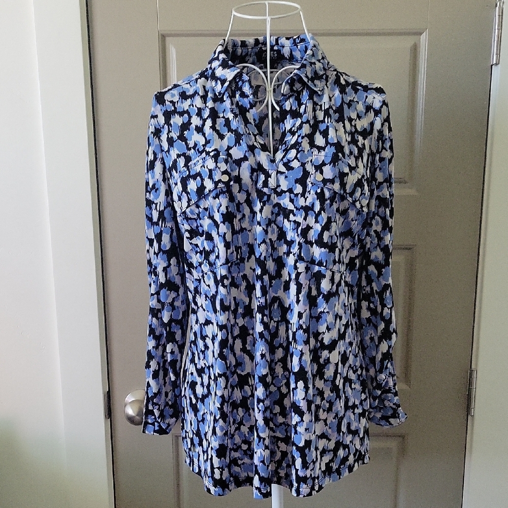 Jones New York Abstract Blue and White Top